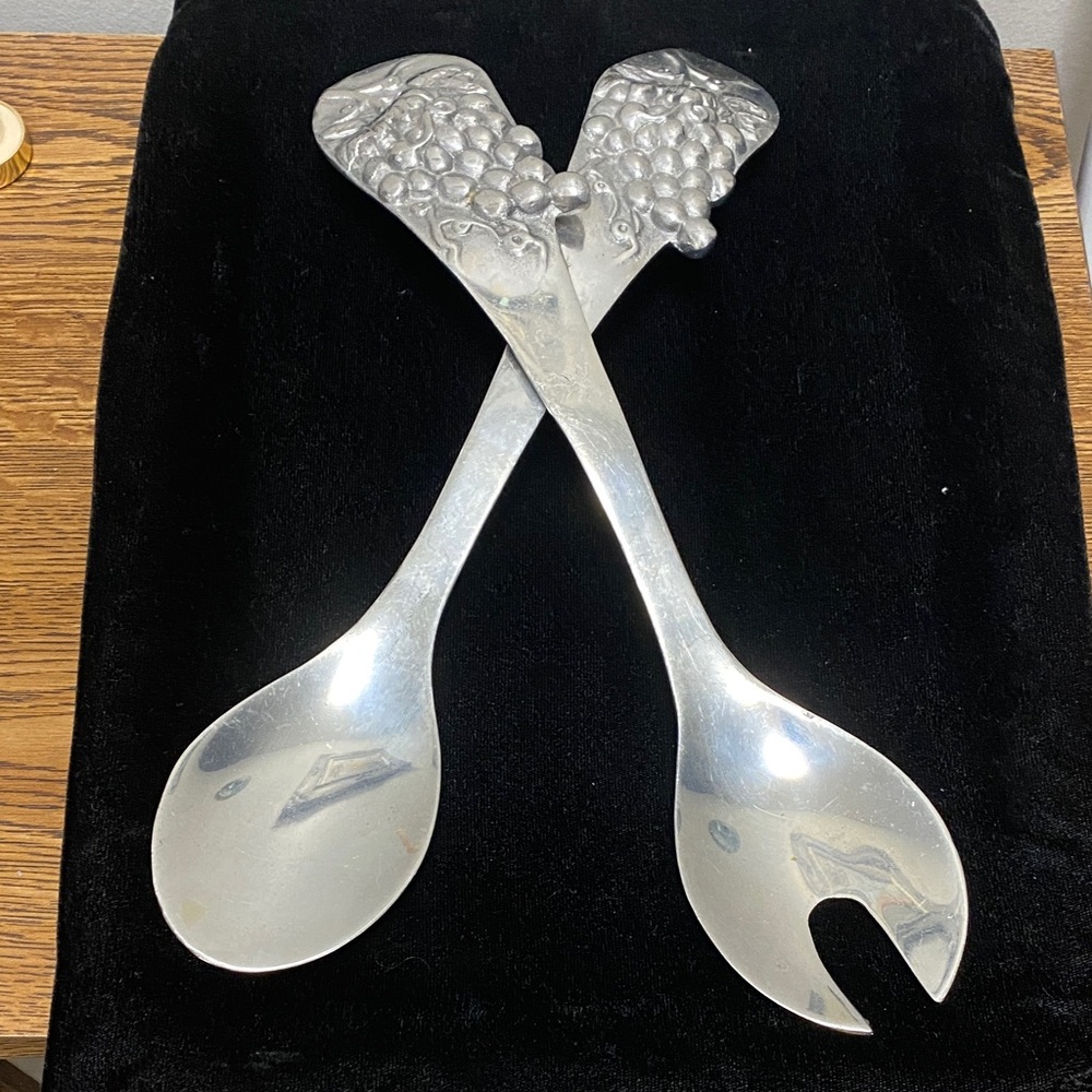 MARIPOSA 1993 Abbott Collection Elegant Silver Grape Design Salad Serving